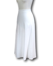 Load image into Gallery viewer, Juliette Hogan. Aline Midi Skirt - Size 8
